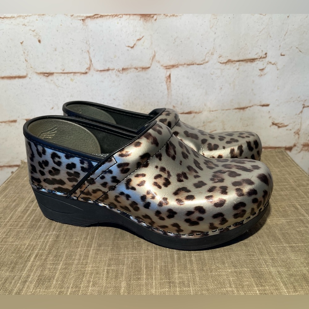 Dansko XP 2.0 Leather Cheetah Print EUR 39 EUC